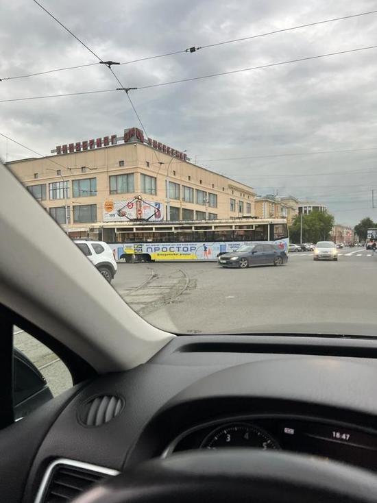 Инцидент произошел на пересечении улиц Ноградской и Кирова напротив Центрального универмага