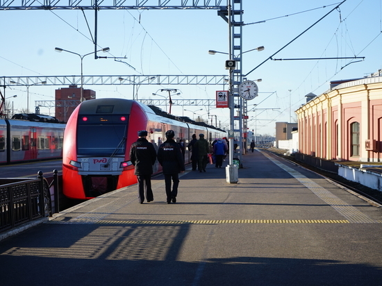 Восемь дополнительных электричек будут курсировать между Ленобластью из Петербургом в выходные