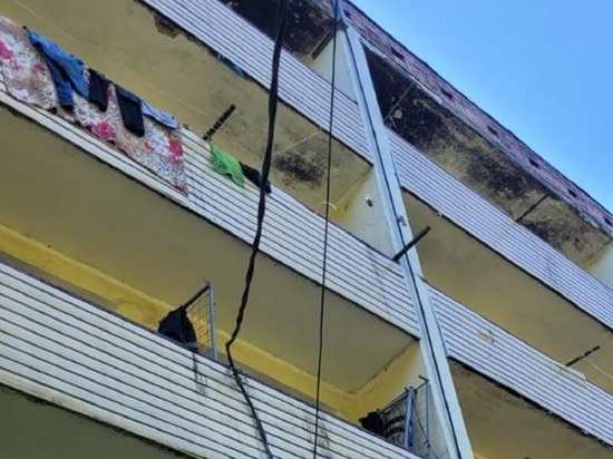В Балабаново мужчина полез с балкона в свою комнату и разбился насмерть