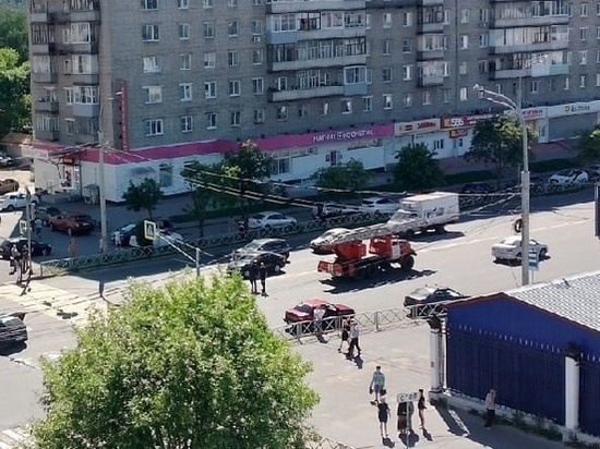 В Рыбинске пожарная машина протаранила легковушку