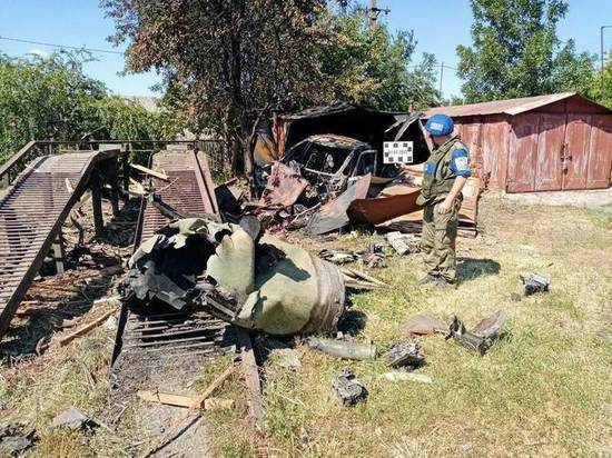 Гараж и автомобиль уничтожены ракетами «Точка-У» в ЛНР