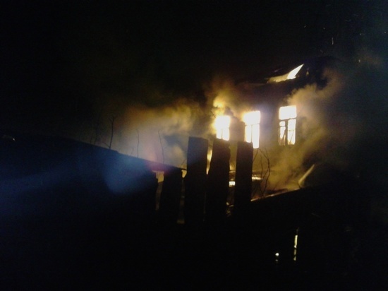 В Ивановской области из-за ночного пожара семья осталась без крова