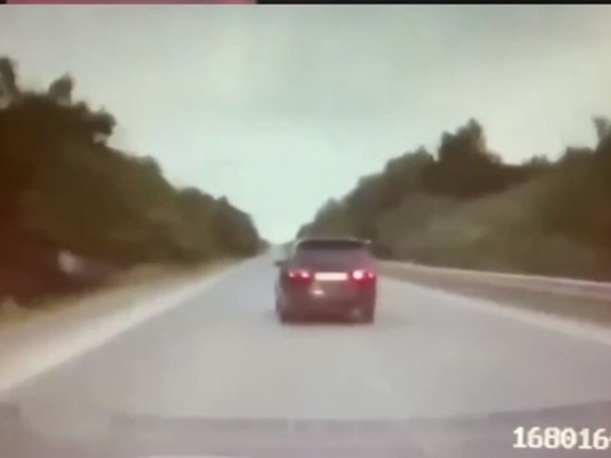 Пьяный водитель Toyota Caldina ехал со скоростью 157 км/ч на Сахалине