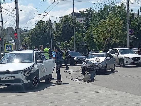 В Пензе на Володарского столкнулись две легковушки