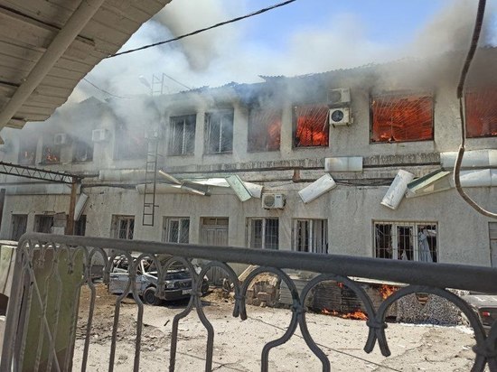 Мэр Ясиноватой показал последствия артобстрела города: ФОТО