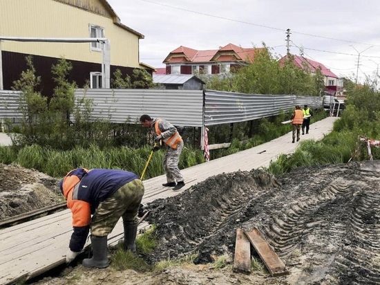 В Яр-Сале разрушающийся деревянный тротуар заменят дорожными плитами