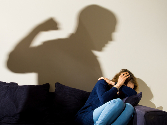 Юрист разъясняет, как должно действовать государство, чтобы искоренить издевательства над женщинами в семье