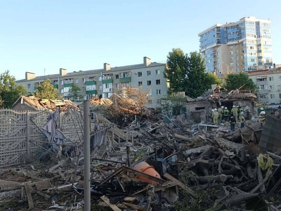Очевидцы сняли на фото разрушения в Белгороде после обстрелов