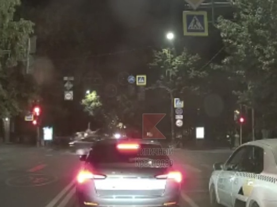 Два человека получили травмы в ДТП с мопедом в Краснодаре