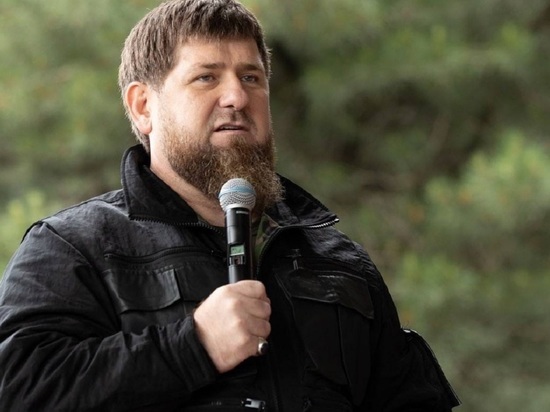 Кадыров пришел в негодование от флага-ЛГБТ, поднятого над мечетью в ФРГ