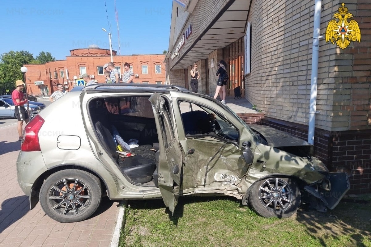 Не запускается рено сандеро после дтп