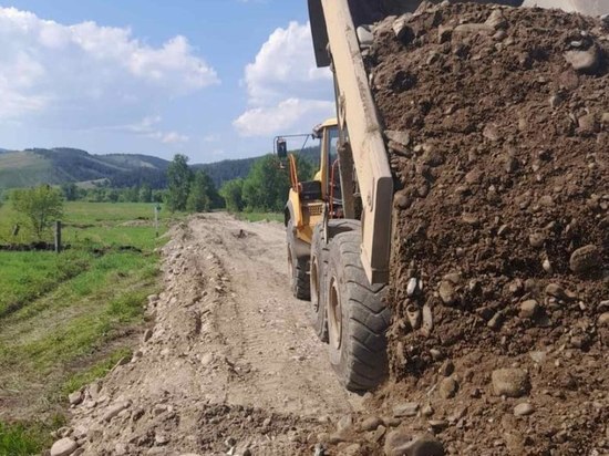 Дорогу, на которой застрял КамАЗ в Красночикойском районе, восстановили