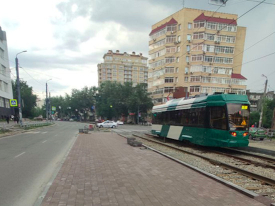 В Челябинске благоустройство остановок на улице Цвиллинга близится к завершению