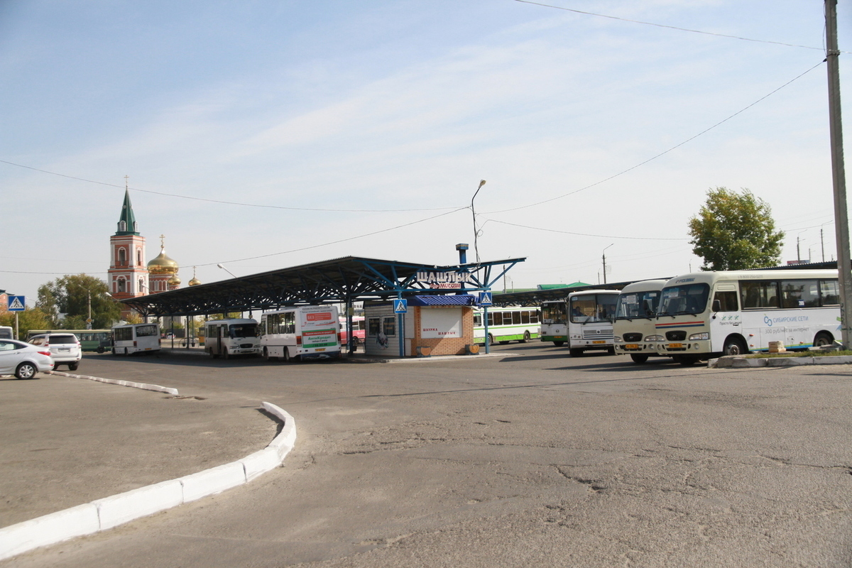 054 автобус екатеринбург. Конечная остановка автобуса. Автобусная остановка на автовокзале. Автобус 112 Барнаул. Автобус 118 Барнаул.