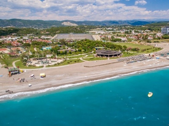 В турецком Сиде заполыхал отель с российскими туристами Pemar Beach