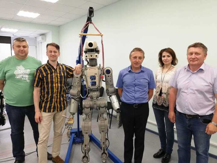 В Центре подготовки космонавтов представили «кентавра» для полета на Луну