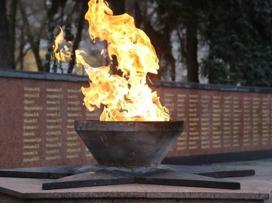 В Воронеже восстановили потухший Вечный огонь у Памятника Славы