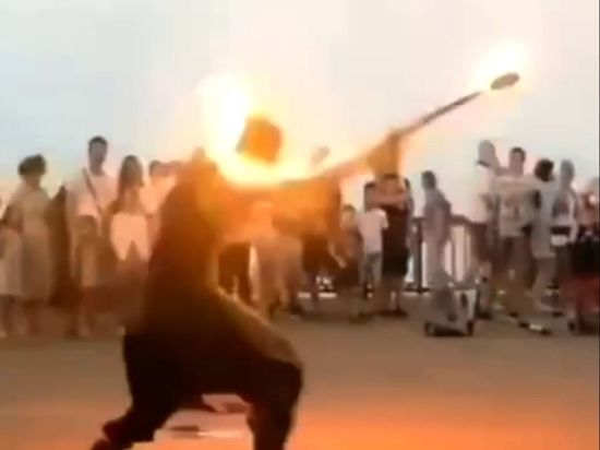 В Феодосии у артиста загорелось лицо во время фаер-шоу