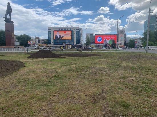 Озеленение зоны вокруг памятника Покрышкину начали в Новосибирске