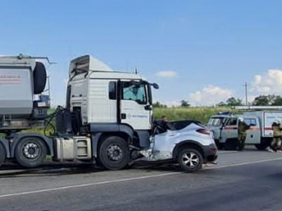 В Воронежской области в ДТП погибли девочки пяти и семнадцати лет: начато уголовное дело