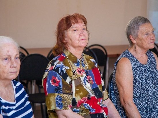 В Астрахани с пенсионерами поговорили о главном