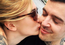 Британец, 29-летний отец двоих детей Тони Гарнетт, бросивший свою жену ради украинской беженки, которая переехала к ним, рассказывает, что теперь он стал ее опекуном после того, как его новая любовь частично ослепла