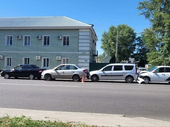 Четыре авто врезались друг в друга в центре Тамбова