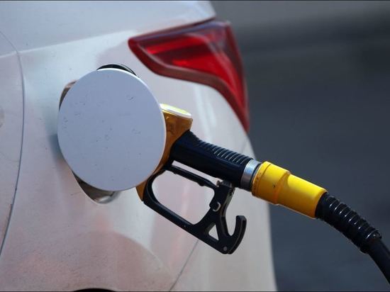 Байден пообещал американцам победить рост цен на бензин
