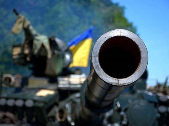 Украинские войска подорвали арсенал с советским оружием в Соледаре