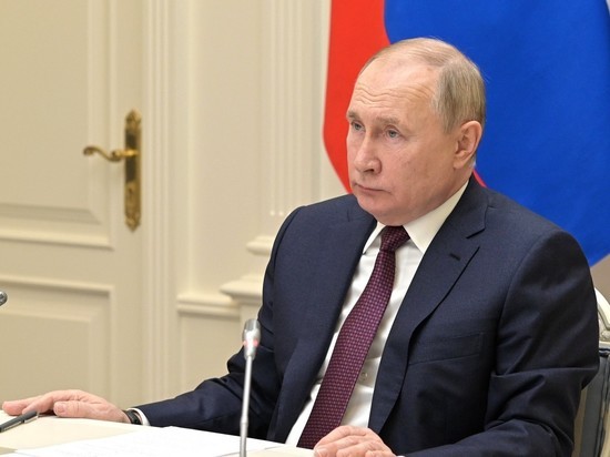 Bloomberg: действия Путина помогли избежать спада российской экономики