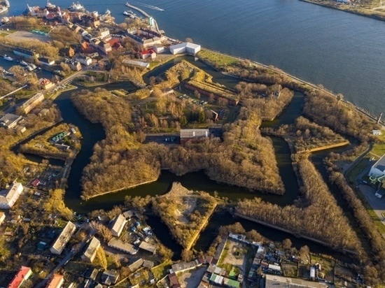 Юные тюменские патриоты отправились в крепость Пиллау на Балтике