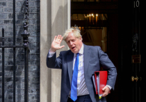 Действующий премьер-министр Великобритании Борис Джонсон после заявления об отставке продолжит исполнять свои обязанности до избрания нового главы правящей партии