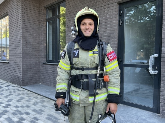 На Кубани пожарные впервые соревновались по скоростному подъему на высотное здание