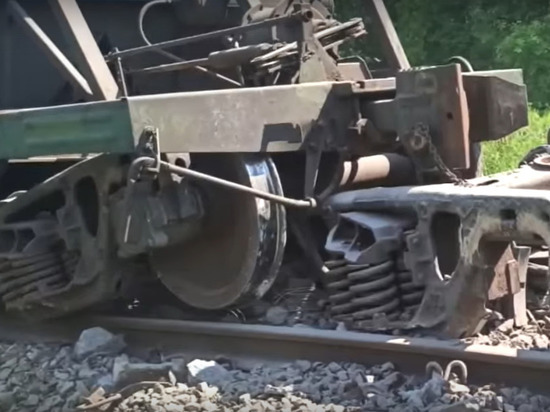 В Кировской области потерпел крушение товарный поезд