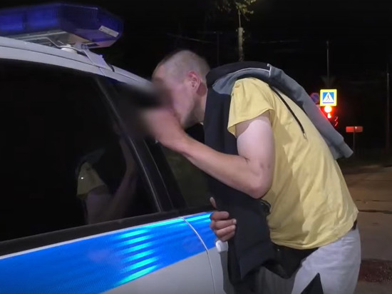 В Кирове сотрудница полиции задержала нетрезвого водителя ценой своего автомобиля