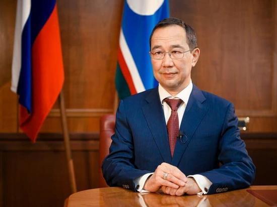 Айсен Николаев поздравил якутян с Днем семьи, любви и верности