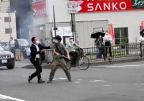 В Японии расстрелян бывший премьер страны Синдзо Абэ