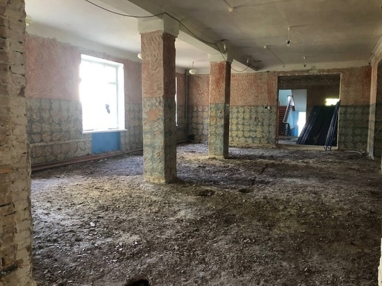 Современное оборудование в историческом здании: в Радищевском районе идет ремонт школы с богатой историей