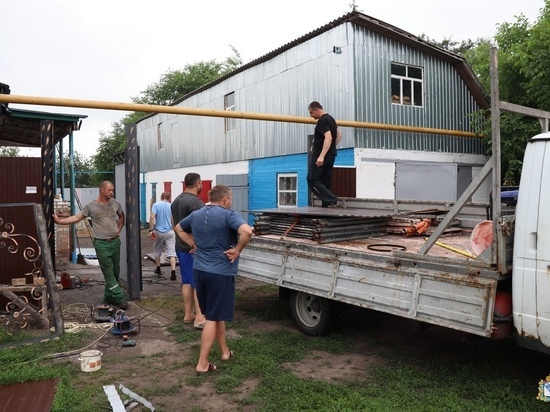 В Курской области восстанавливают жилые дома после обстрела Глушковского района