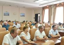 В большом зале администрации Астрахани состоялось заседание городской общественной палаты