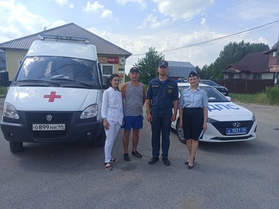 В Костромской области временные пункты помогают водителям в жаркую погоду