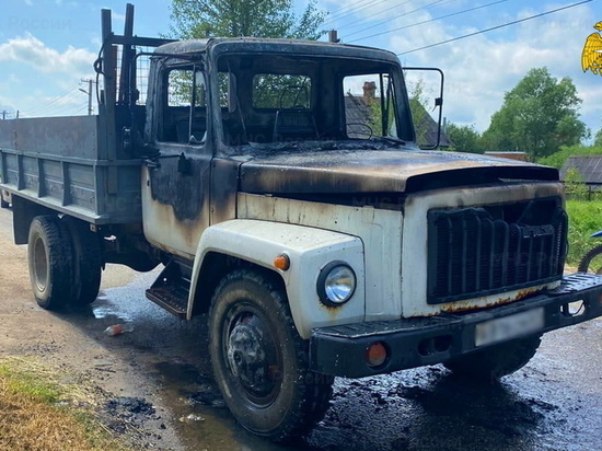 В Вязьме во время движения загорелся грузовик