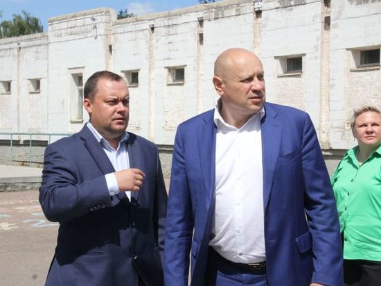Мэр Омска поблагодарил всех меценатов за участие в проекте помощи школам