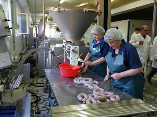 Радий Хабиров пообещал бирскому предприятию помочь с открытием торговых точек в Уфе