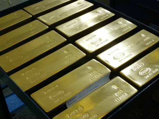 Экономисты предложили избавиться от зависимости доллара России с помощью золота