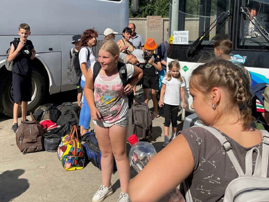 140 детей из Волновахи ДНР поехали отдыхать в Крым за счет бюджета Ямала