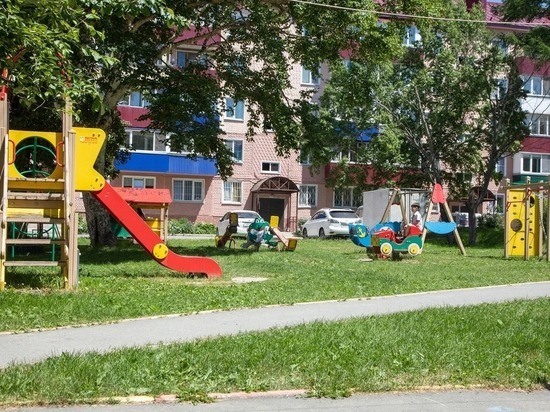 Более 300 дворов уже отремонтировали в Южно-Сахалинске