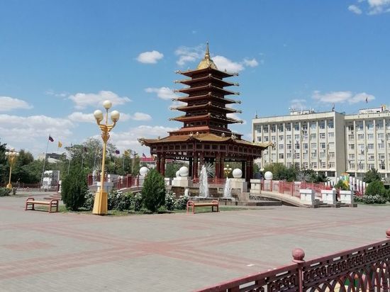 Калмыкия лидирует в антирейтинге зарплат в ЮФО