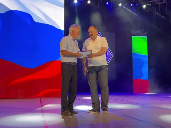 Президенту дагестанского «Динамо» Гаджи Гаджиеву вручили медаль