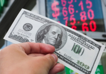 За минувшую неделю рубль заметно сдал позиции по отношению к доллару и евро